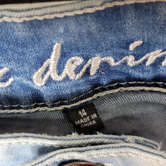Chic Denim Distressed Blue Jeans - Picture 6 of 10